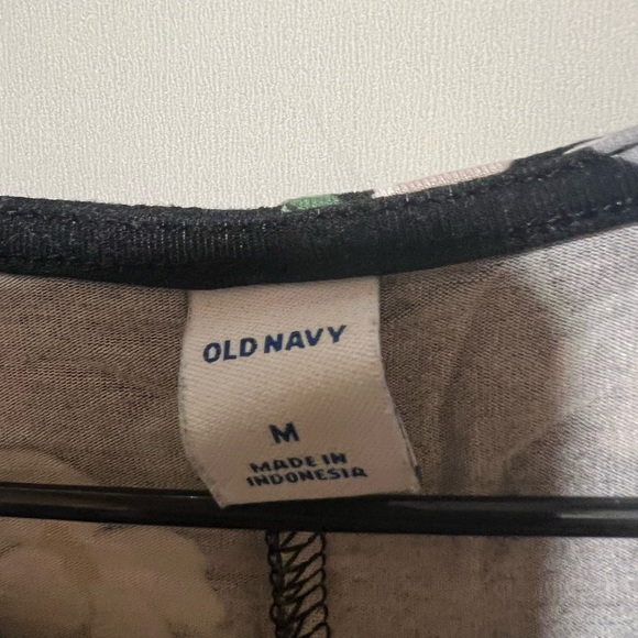 5/$20 Old navy midi floral dress - Picture 3 of 3